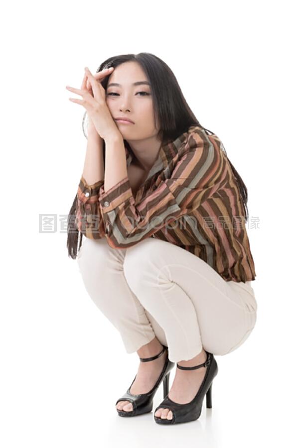 128间房主播跳舞 霓虹灯管